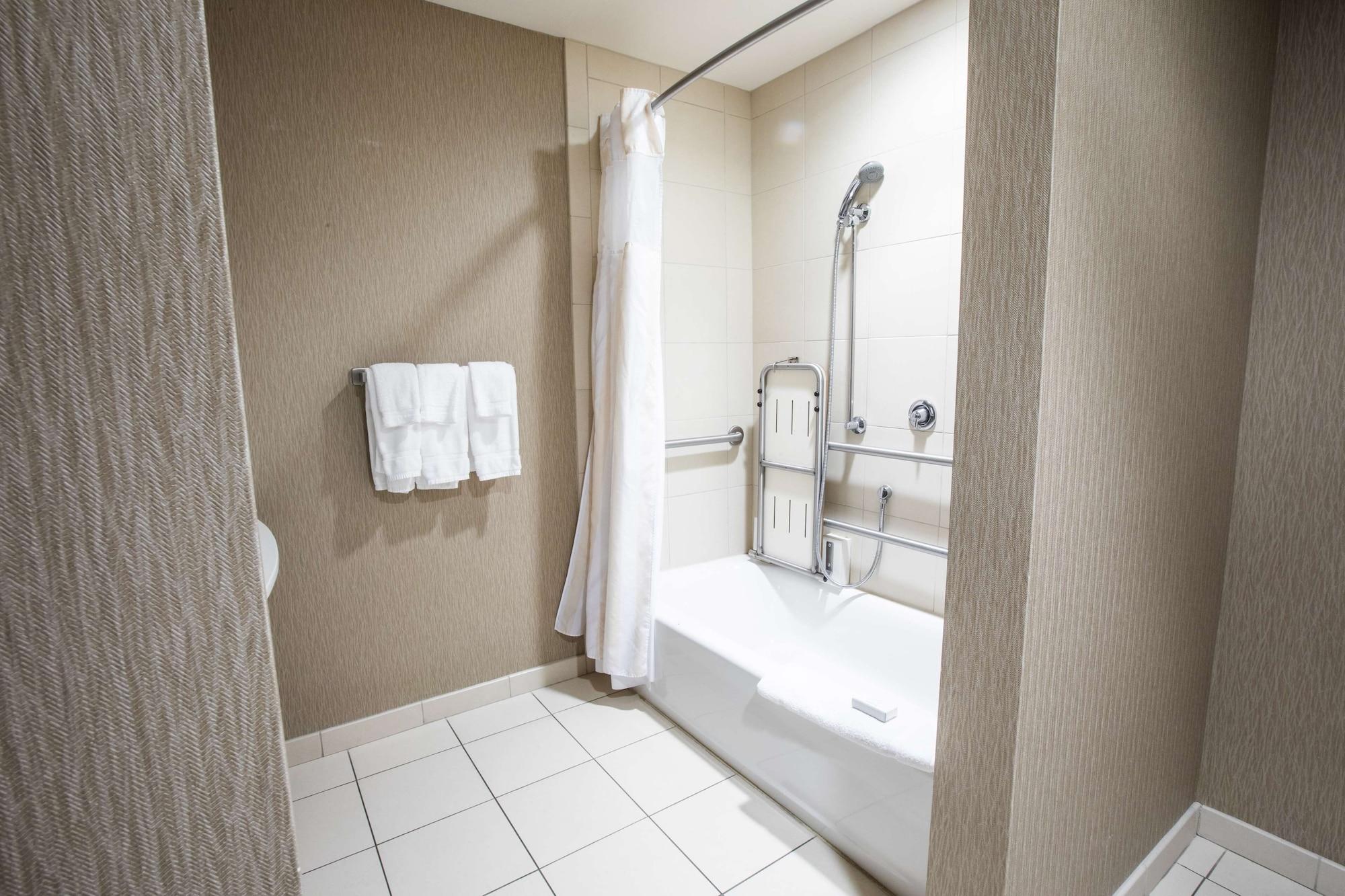 Hilton Garden 3* Clifton Park